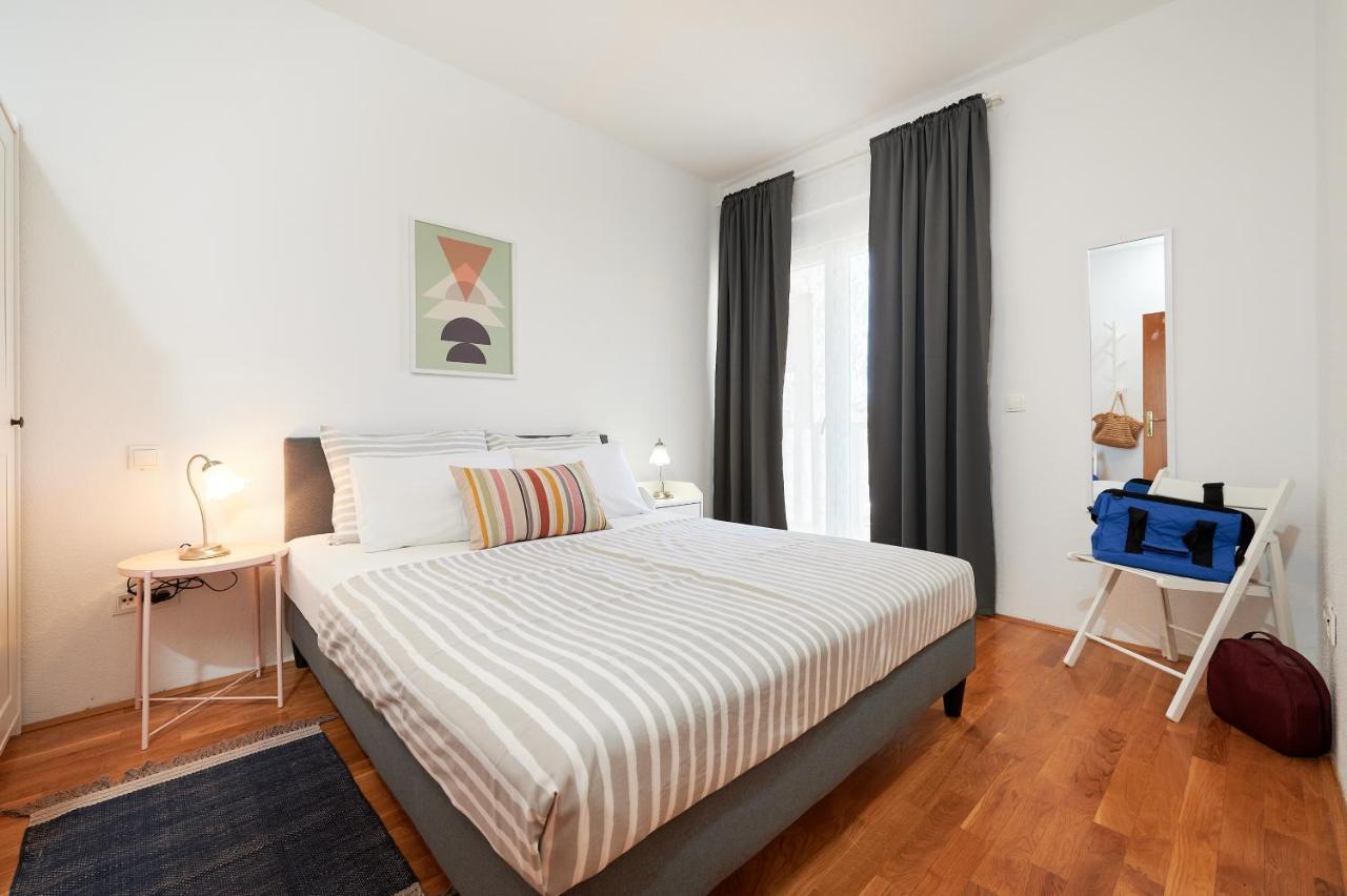 T&T Sea View Apartments Trogir Exterior photo