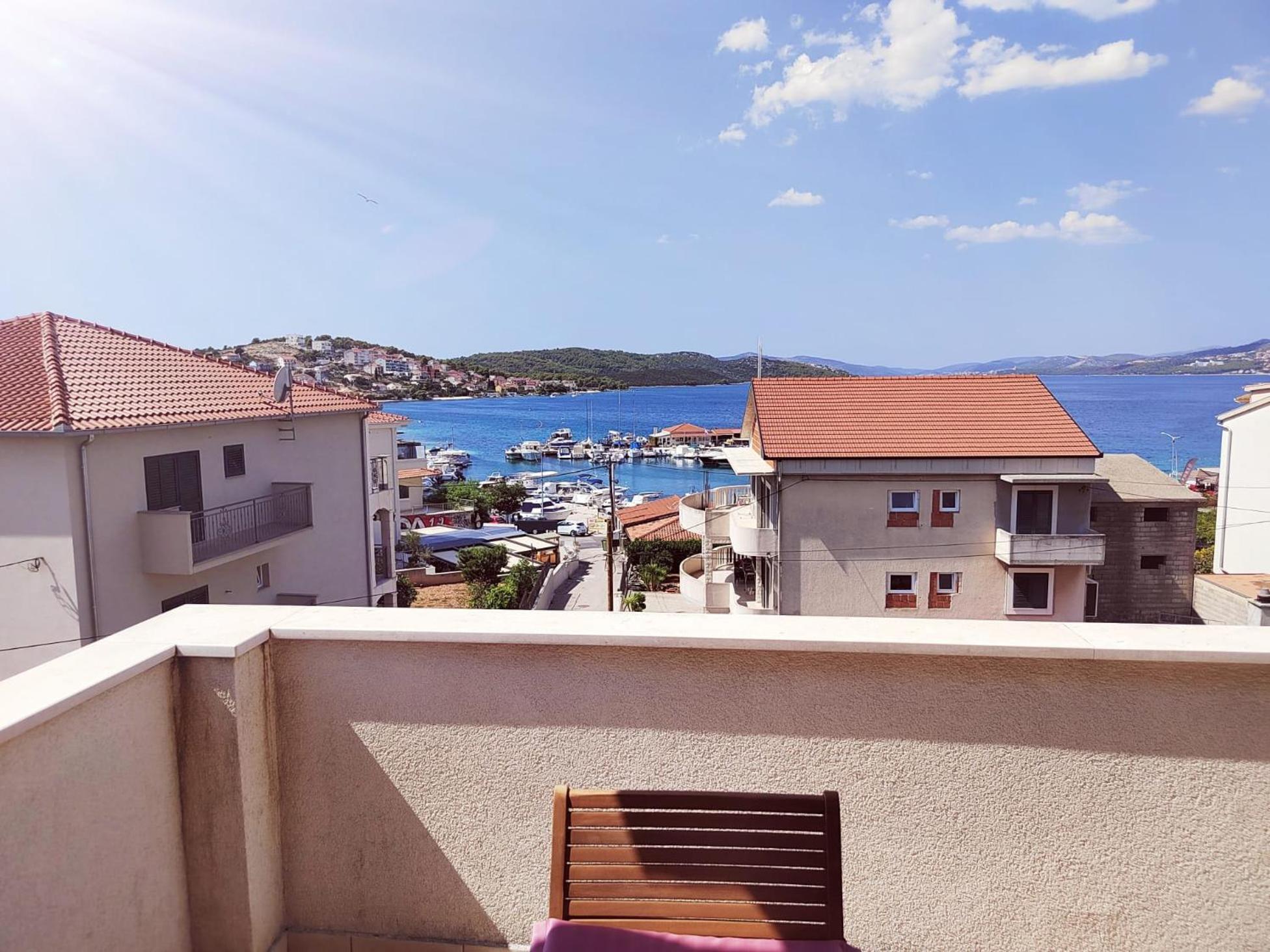 T&T Sea View Apartments Trogir Exterior photo