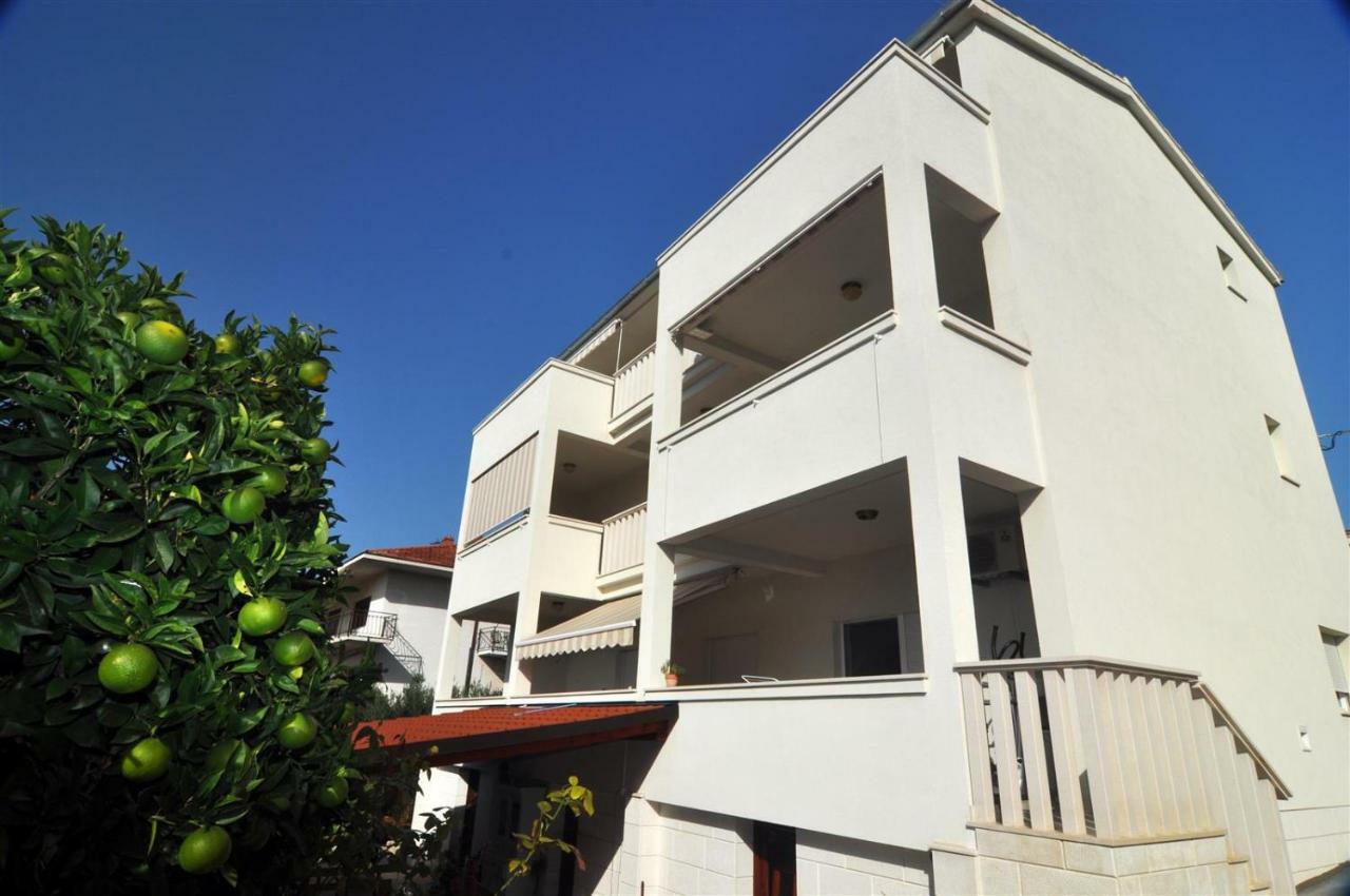 T&T Sea View Apartments Trogir Exterior photo